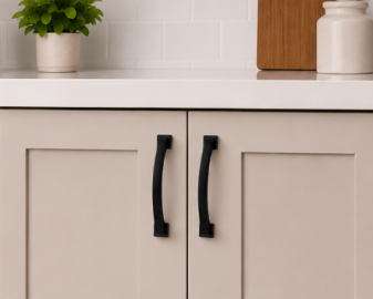 160 MM Center-to-Center Matte Black Strap Mirada Cabinet Pull