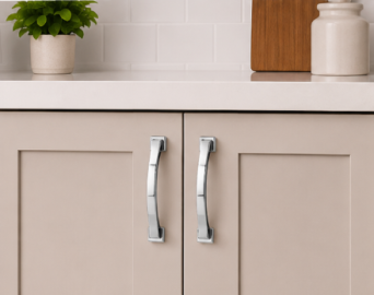 160 MM Center-to-Center Polished Chrome Strap Mirada Cabinet Pull